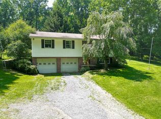 184 Calvert Ln, New Castle, PA 16101