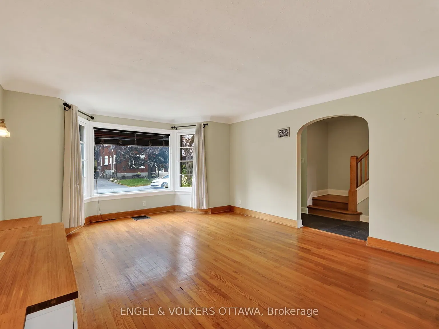 3 bed, $3,200 — Photo 4
