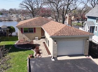 182 Riverside Island Dr, Fox Lake, IL 60020