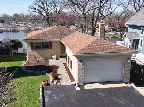 182 Riverside Island Dr, Fox Lake, IL 60020