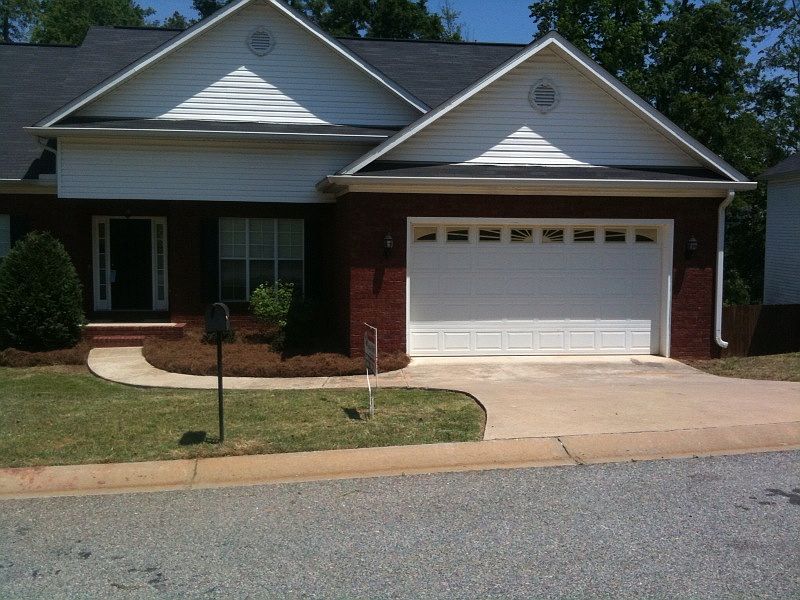 1st image of 205 Sugarloaf Cir