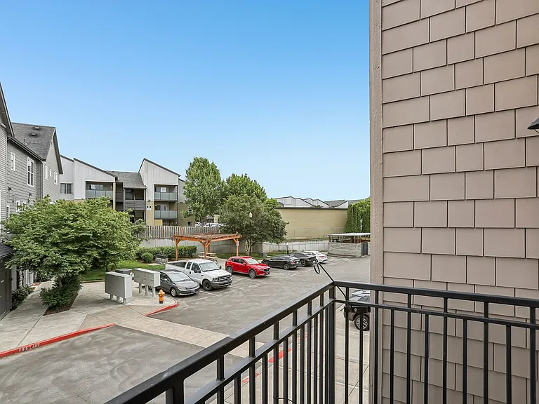 10805 NE Red Wing Way #201 — Photo 29