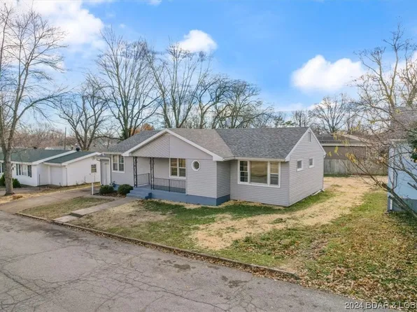108 W Brockman Ave, Eldon, MO 65026