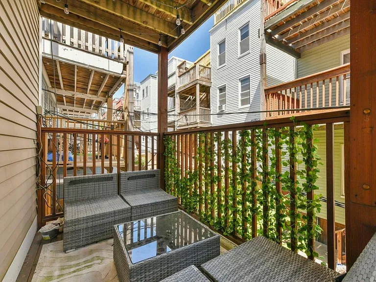 446 E 6th St #2 — Photo 7