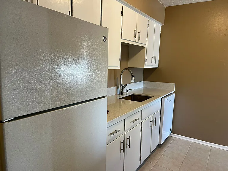 2025 NW Hickory Ln #8 — Photo 12