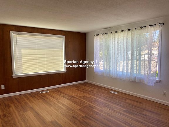 3rd image of 2608 Linden Ln