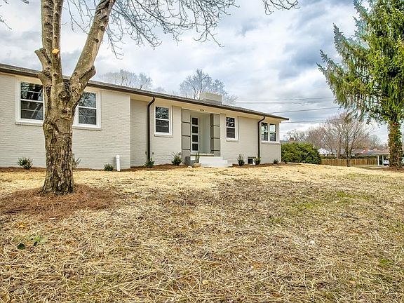 3rd image of 1434 Crescent Dr