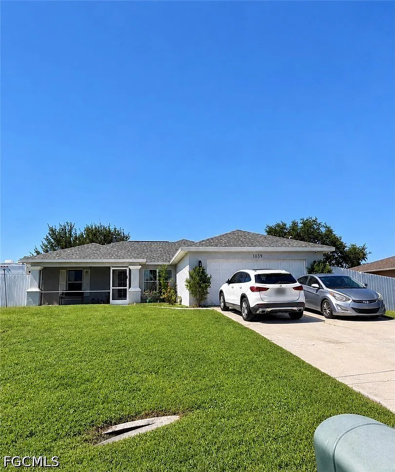 2 bed, 1.0 bath, 1408 sqft, $1,800 — Photo 1