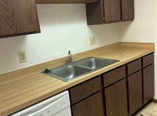 1224 Redbluff Dr #B, Dayton, OH 45449