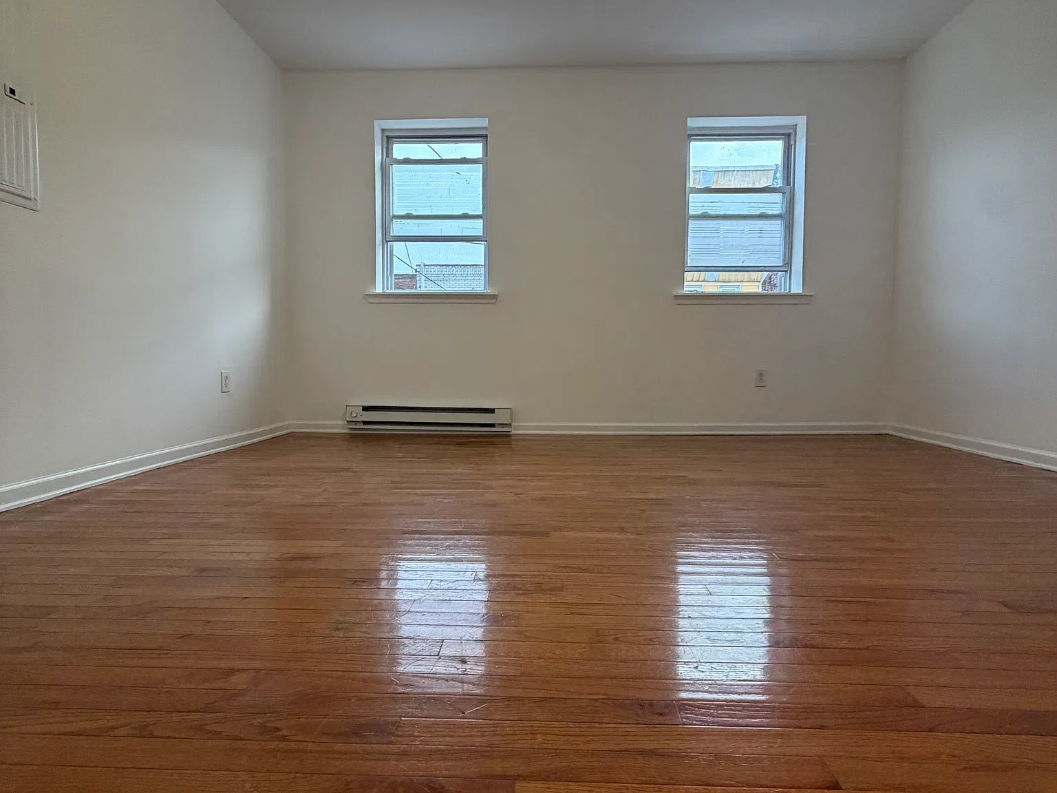2 bed, 700 sqft, $1,400 — Photo 1