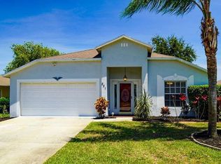 221 Two Oaks Dr, Edgewater, FL 32141