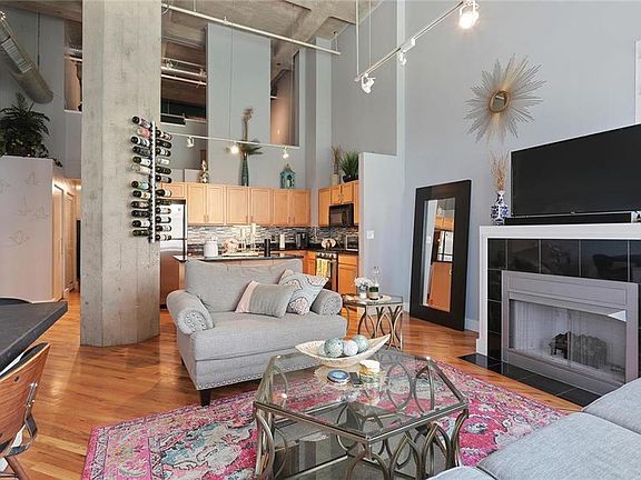 3rd image of 2107 Grand Ave Unit 203