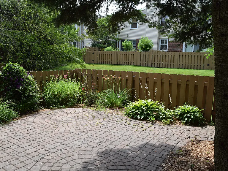 1594 Brentwood Dr — Photo 19