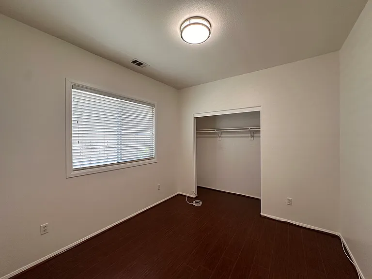3987 Kenmore Ave — Photo 6