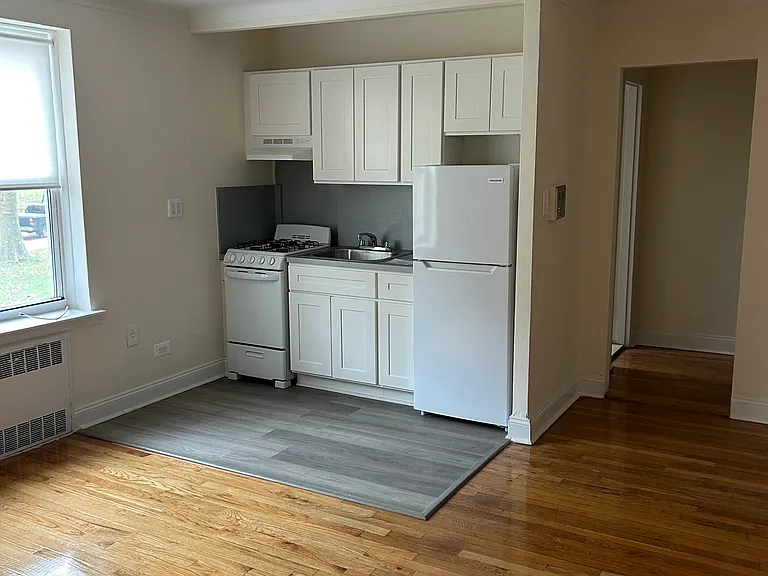 49 Nixon Ct #4F — Photo 6