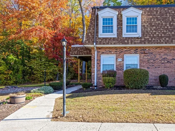 39 W Summit St APT 36, South Hadley, MA 01075