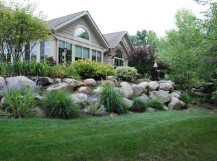 975 Bridge Crest Dr SE, Ada, MI 49301