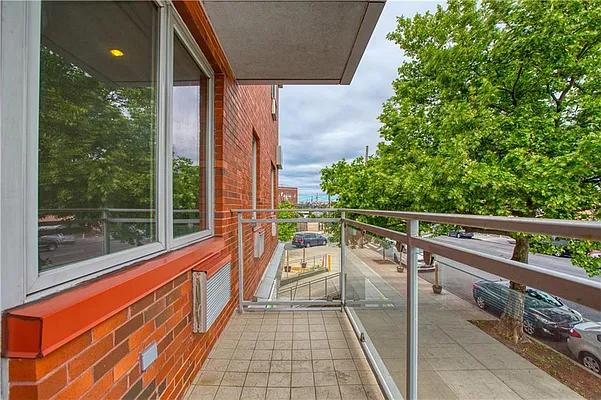 Sold by Remax Edge | media 21