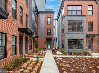 11236 Faraday Park Dr, Reston, VA 20190