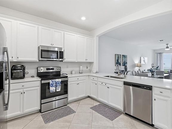 5th image of 2636 Vine AVE