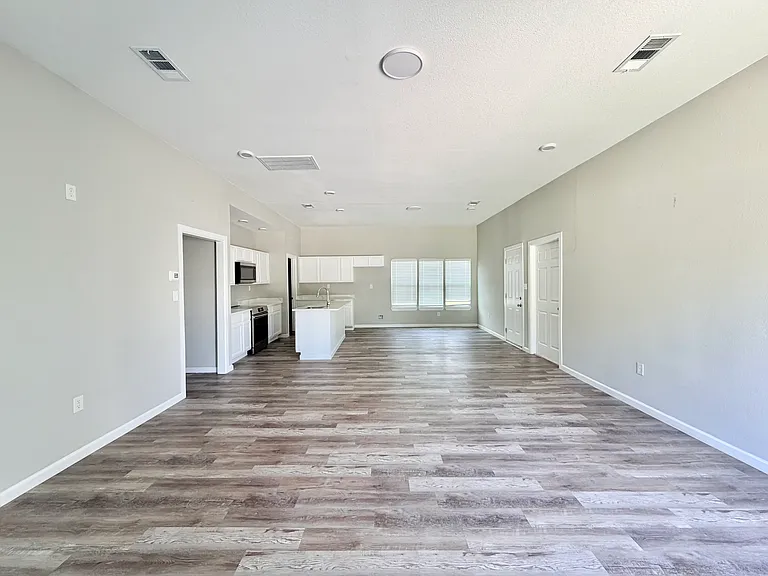 22060 Flanagan Cir #B — Photo 3