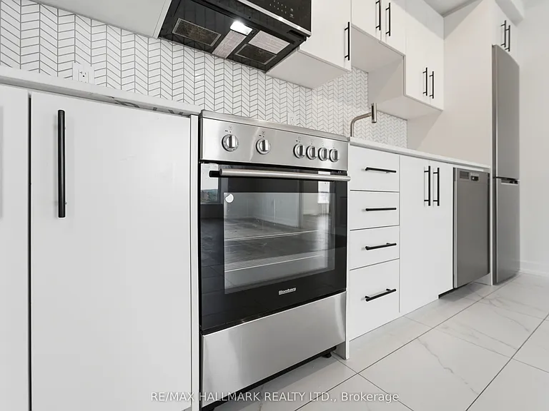 5 Wellington St S #1406 — Photo 12