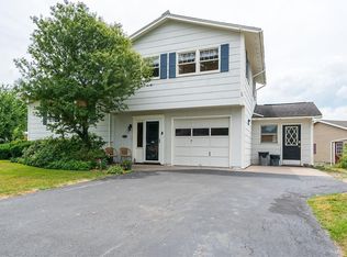 8847 Haven Cir, Brewerton, NY 13029