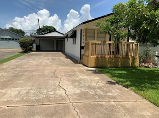 2910 Oak Ave, Groves, TX 77619