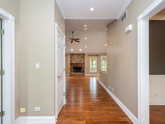 3rd image of 10303 Fox Bluff Ln