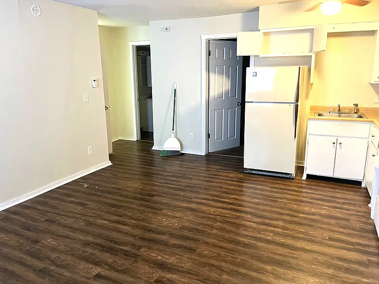 342 W 21st St #2 — Photo 4
