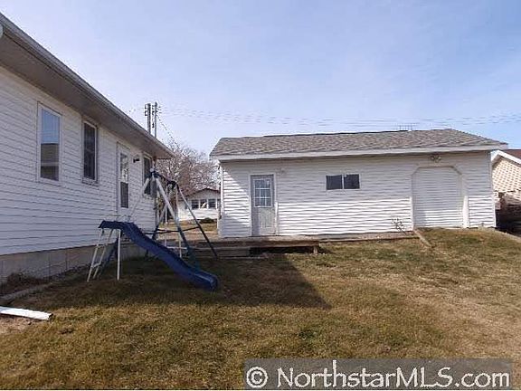 3rd image of 204 1st Avenue W