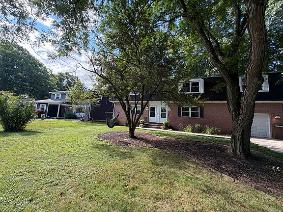 2nd image of 2148 White Oak Dr