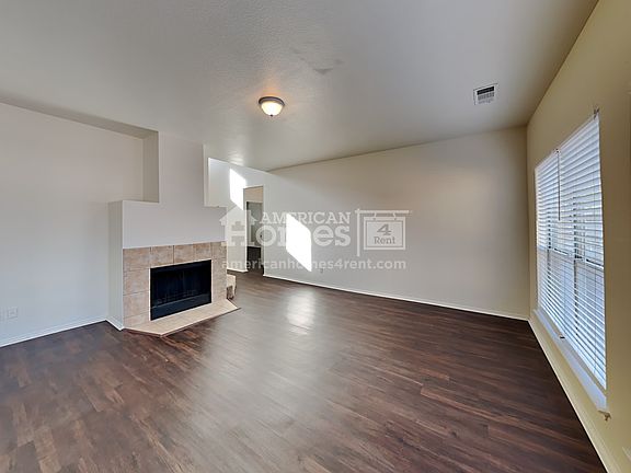 3rd image of 233 Willowlake Dr