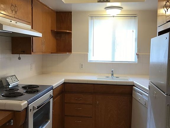 3rd image of 4937 N Harrison Ave