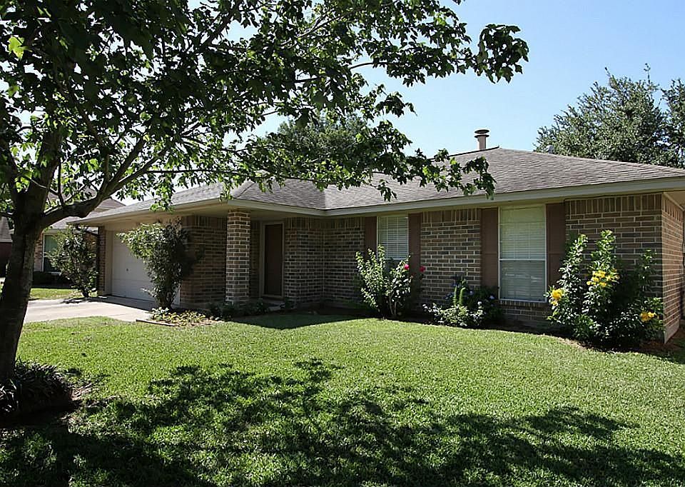 1st image of 7834 Yellow Pine Dr