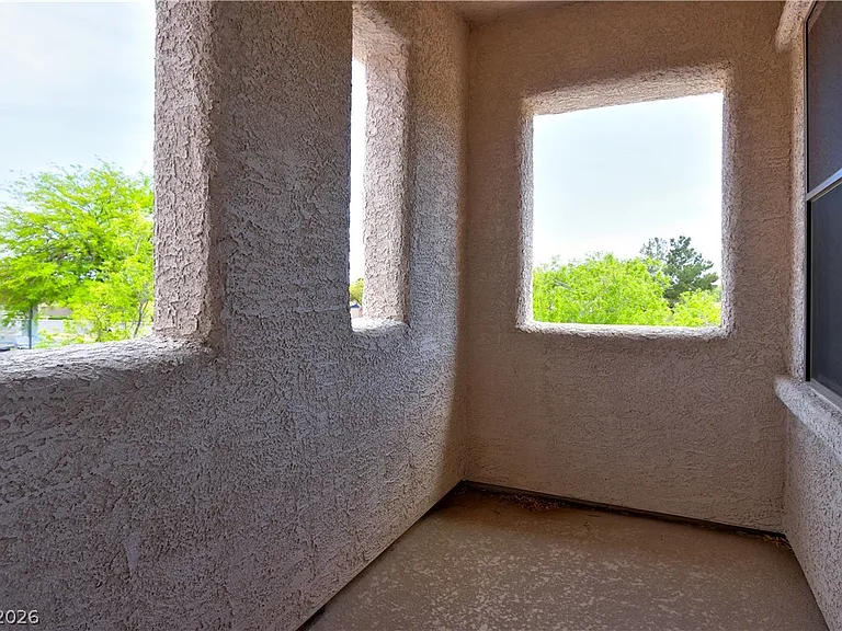 10471 Foggy Glen Ave — Photo 20