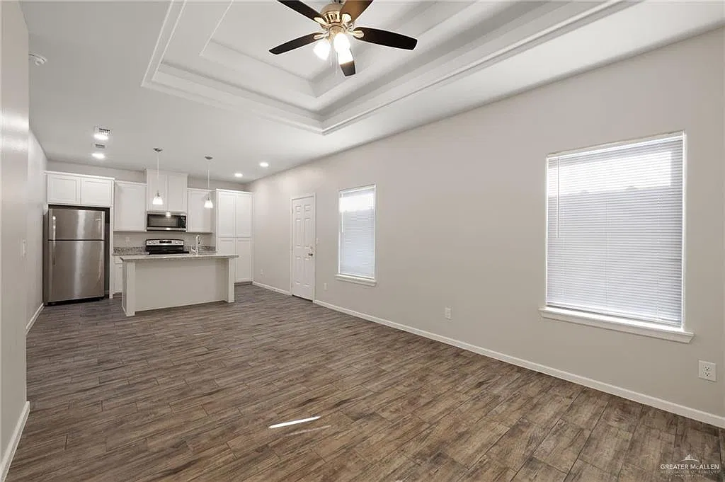 3 bed, 2.0 bath, $1,100 — Photo 4