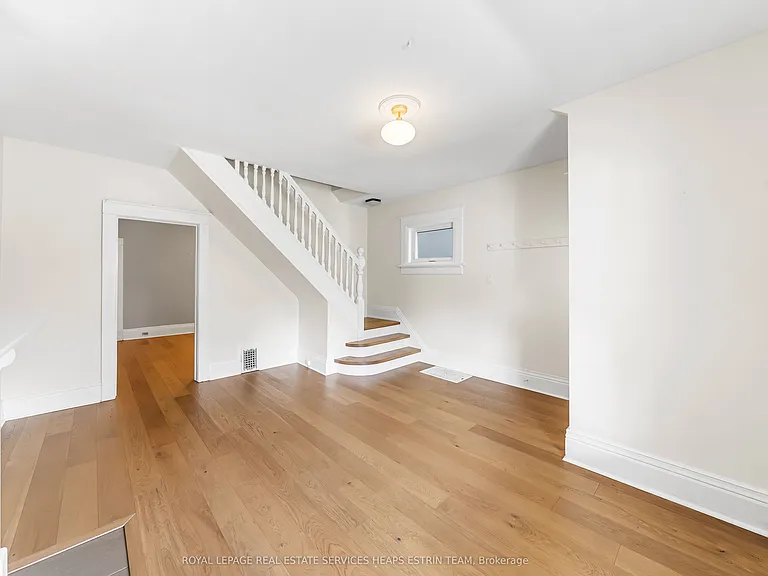 624 Pape Ave — Photo 6