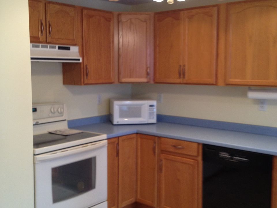 1st image of 70 Brittany Dr #Left