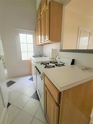 1st image of 260 Henry St #Top