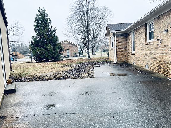 2nd image of 3802 Crickett Ln