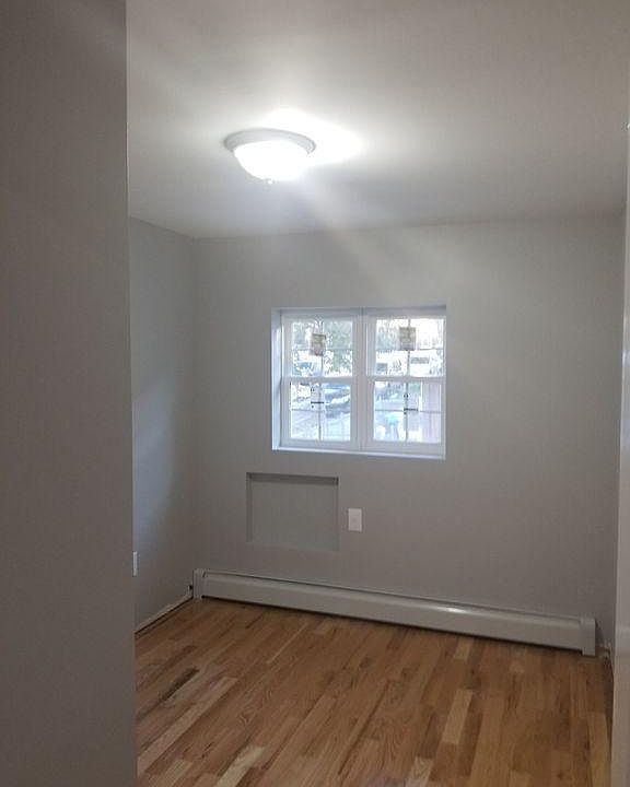1st image of 1044 Burke Ave #2/3