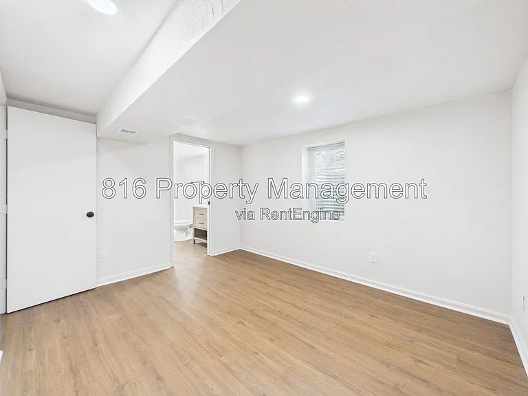 7030 Ewing Ave #7030 — Photo 18