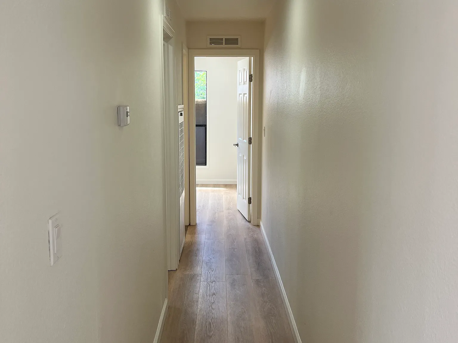 3 bed, 937 sqft, $3,650 — Photo 4