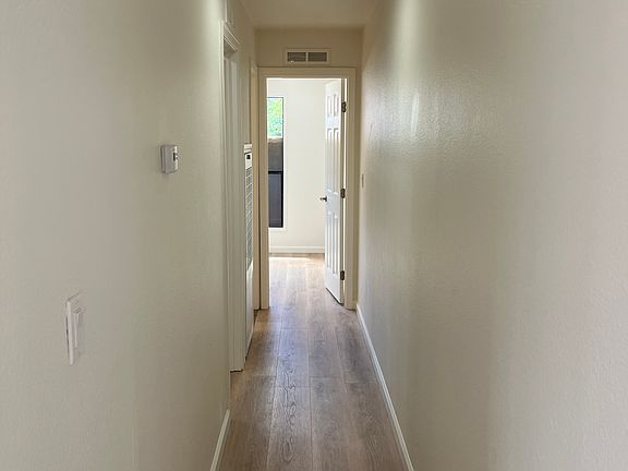 4th image of 820 Milton St