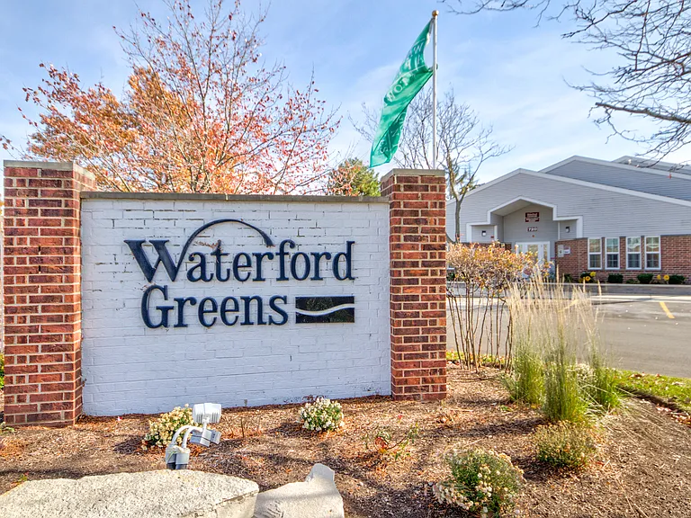 Waterford Greens Apartments and Townhomes — Photo 35