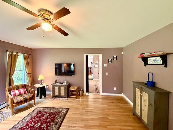 5th image of 52 Ruth Way
