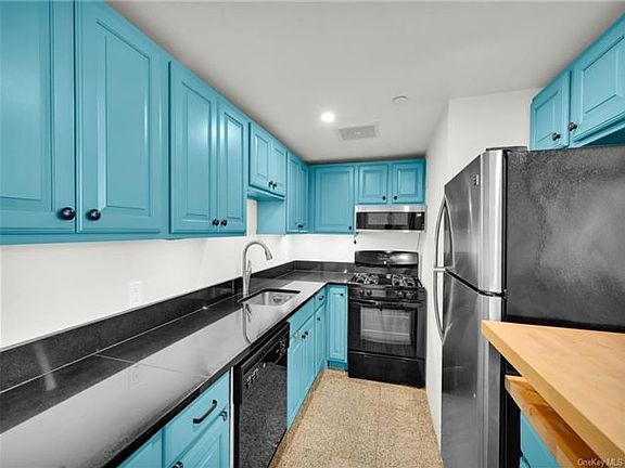 3rd image of 70 Johnes St APT 222