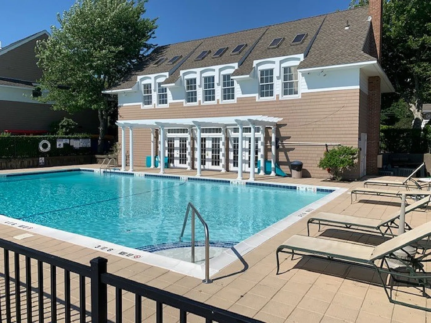 Fabulous Water Views From Every Window! — Photo 2