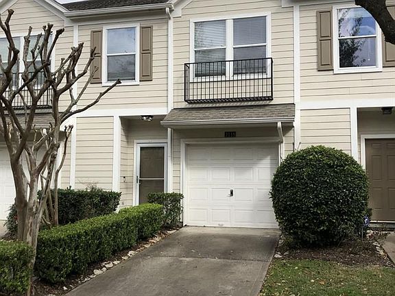 2nd image of 3018 S Heights Hollow Ln